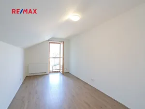 Prodej výrobních prostor, Slaný, 790 m2