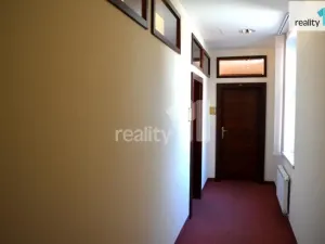 Pronájem kanceláře, Karlovy Vary - Dvory, Chebská, 31 m2