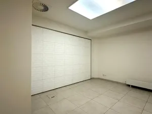 Pronájem obchodního prostoru, Praha - Karlín, Křižíkova, 25 m2