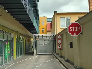 Pronájem obchodního prostoru, Praha - Karlín, Křižíkova, 25 m2
