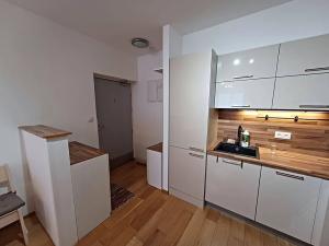 Prodej bytu 2+kk, Praha - Lochkov, U sladovny, 44 m2