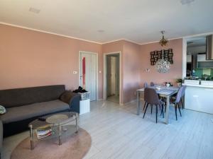 Prodej bytu 4+kk, Radonice, Zápská, 100 m2