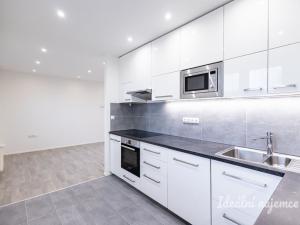 Pronájem bytu 2+kk, Praha - Hloubětín, Poděbradská, 53 m2