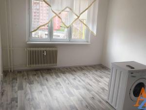 Pronájem bytu 1+1, Jirkov, Studentská, 35 m2