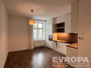 Pronájem bytu 2+kk, Žirovnice, Havlíčkovo náměstí, 43 m2