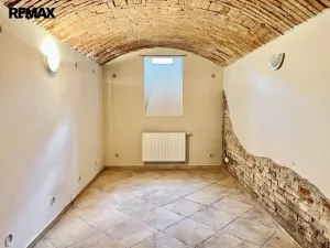 Pronájem komerční nemovitosti, Karlovy Vary, Bulharská, 95 m2