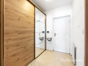 Pronájem bytu 2+kk, Horoměřice, Velvarská, 49 m2