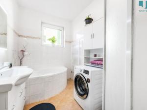 Prodej bytu 4+1, Hranice, Jižní, 107 m2