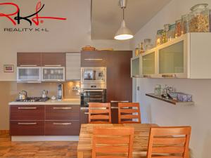 Prodej rodinného domu, Černouček, 180 m2