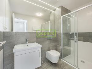 Pronájem bytu 2+kk, Praha - Kobylisy, Pakoměřická, 45 m2