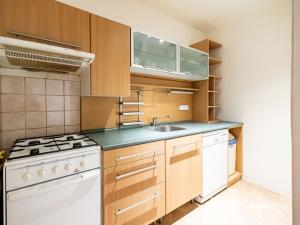 Pronájem bytu 4+kk, Praha - Horní Měcholupy, Milánská, 100 m2