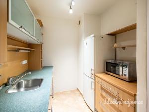 Pronájem bytu 4+kk, Praha - Horní Měcholupy, Milánská, 100 m2