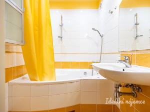 Pronájem bytu 4+kk, Praha - Horní Měcholupy, Milánská, 100 m2