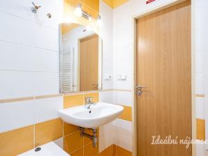 Pronájem bytu 4+kk, Praha - Horní Měcholupy, Milánská, 100 m2