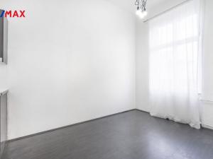 Pronájem bytu 3+1, Karlovy Vary, T. G. Masaryka, 74 m2