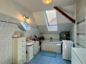 Prodej bytu 4+kk, Cheb, Hálkova, 132 m2