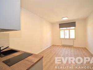 Pronájem bytu 1+kk, Praha - Žižkov, Chlumova, 31 m2
