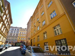 Pronájem bytu 1+kk, Praha - Žižkov, Chlumova, 31 m2