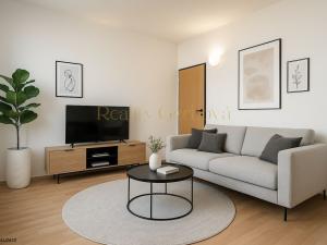 Prodej bytu 2+1, Studená, Komenského, 57 m2