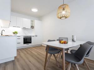 Pronájem bytu 2+kk, Praha - Hloubětín, Sobí, 54 m2