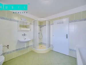 Prodej kanceláře, Olomouc - Neředín, 1500 m2