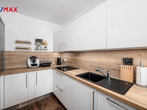 Prodej bytu 3+kk, Praha - Háje, Cyprichova, 68 m2