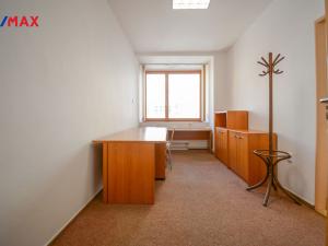 Pronájem kanceláře, Hradec Králové, Československé armády, 102 m2