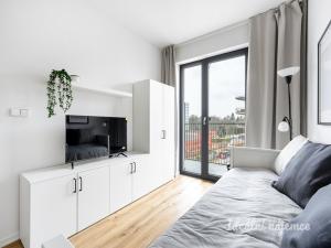 Pronájem bytu 1+kk, Praha - Kyje, Za černým mostem, 25 m2