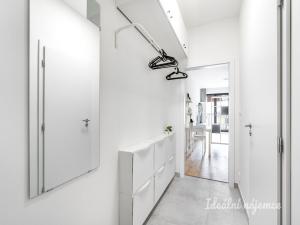 Pronájem bytu 1+kk, Praha - Kyje, Za černým mostem, 25 m2