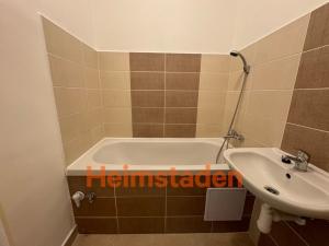 Pronájem bytu 2+1, Ostrava - Moravská Ostrava, Mariánskohorská, 54 m2