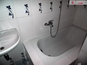 Pronájem bytu 2+kk, Praha - Horní Počernice, V slavětíně, 48 m2