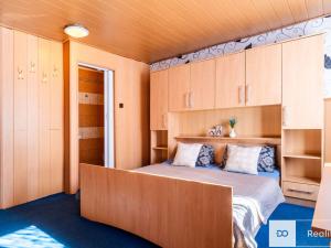 Prodej ubytování, Loučná pod Klínovcem - Loučná, 290 m2