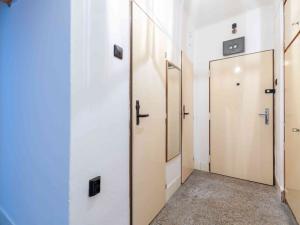 Pronájem bytu 2+1, Praha - Kbely, Luštěnická, 55 m2