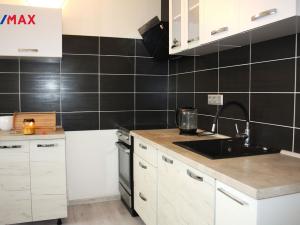 Prodej bytu 1+1, Horní Slavkov, Školní, 34 m2