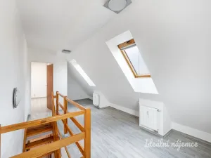 Pronájem bytu 2+kk, Praha - Radotín, Věštínská, 74 m2