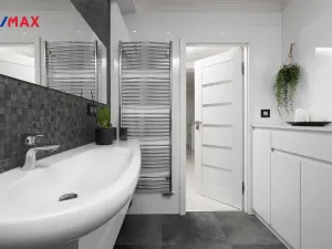 Prodej bytu 3+kk, Karlovy Vary - Drahovice, Zbrojnická, 91 m2