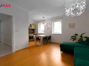 Prodej bytu 3+kk, Karlovy Vary - Drahovice, Zbrojnická, 91 m2