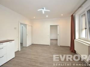 Pronájem kanceláře, Praha - Dolní Chabry, Kobyliská, 225 m2