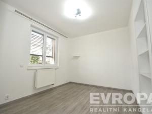 Pronájem kanceláře, Praha - Dolní Chabry, Kobyliská, 225 m2