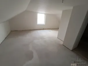 Prodej rodinného domu, Veltruby, K zastávce, 140 m2