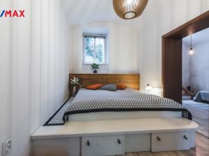 Prodej bytu 3+1, Praha - Vinohrady, U Havlíčkových sadů, 75 m2