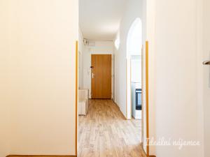 Pronájem bytu 2+1, Praha - Letňany, Tupolevova, 55 m2