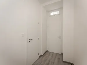 Pronájem bytu 1+1, Praha - Žižkov, Jeronýmova, 32 m2