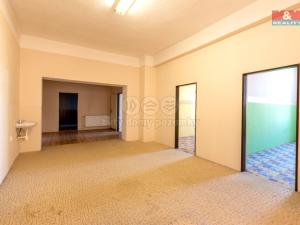 Prodej obchodního prostoru, Louny, Mírové náměstí, 1353 m2