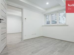 Pronájem bytu 2+kk, Opava, Vaškovo náměstí, 40 m2
