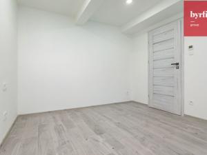 Pronájem bytu 2+kk, Opava, Vaškovo náměstí, 40 m2