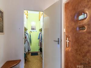 Prodej bytu 3+1, Praha - Malešice, Počernická, 72 m2