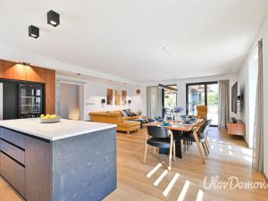 Prodej rodinného domu, Čelákovice, Matěje Koštíře, 260 m2