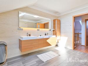 Prodej rodinného domu, Čelákovice, Matěje Koštíře, 260 m2