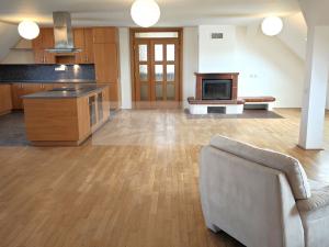 Pronájem bytu 5+kk, Klíčany, 237 m2